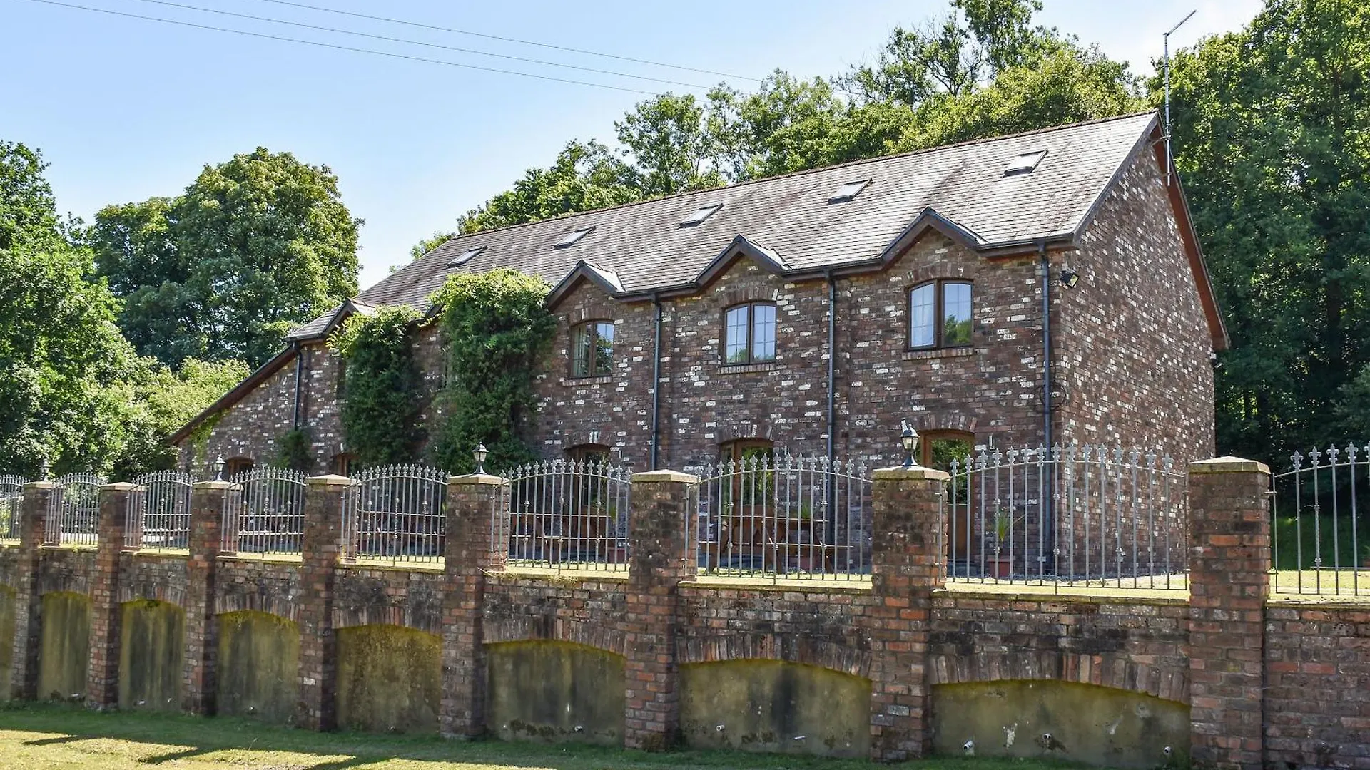 Lily Cottage - Uk40101 Dunvant